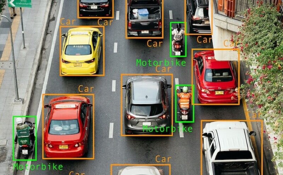 Traffic scene with vehicles classified as Car and Motorbike